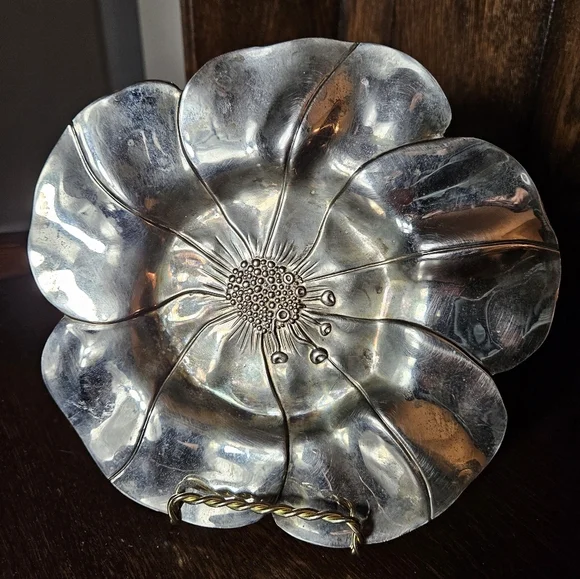 International Silver Co. Poppy flower plate. - Picture 3 of 8